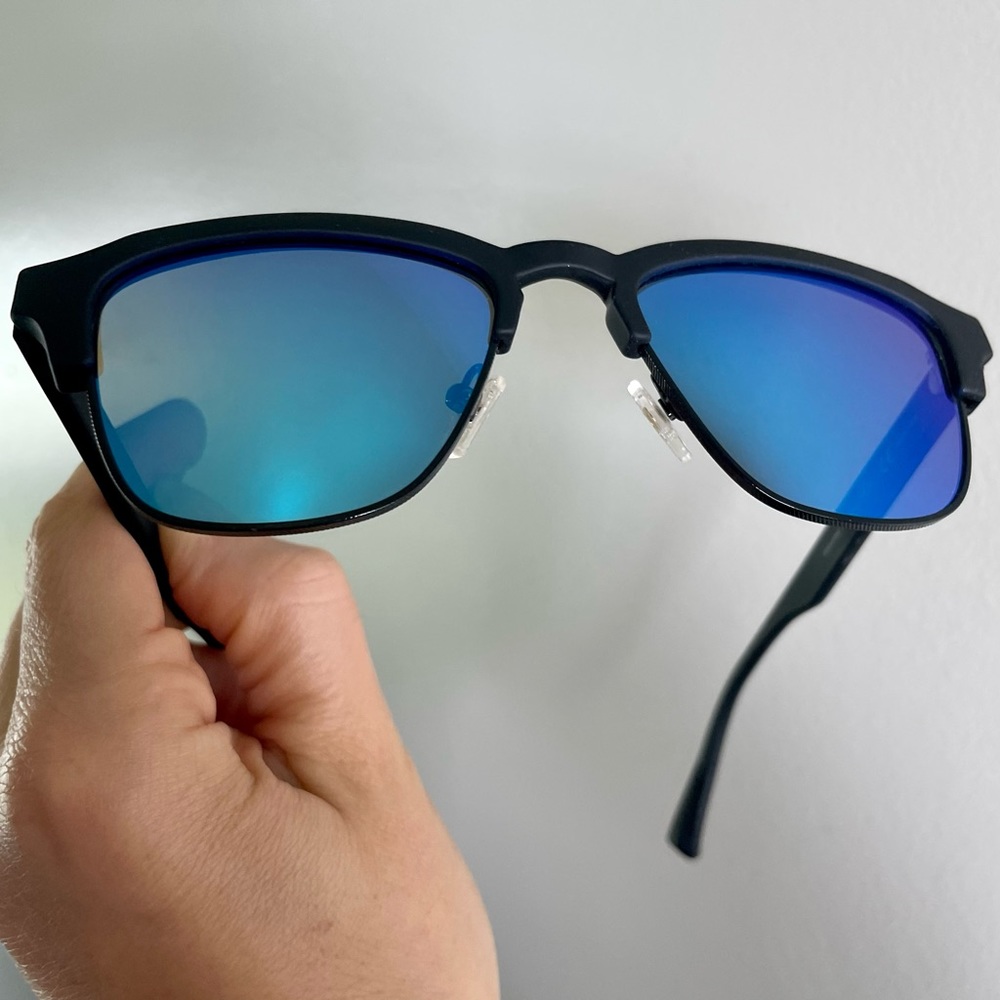 Hawkers Polarized Blue Mirror Sunglasses - Picture 4 of 14